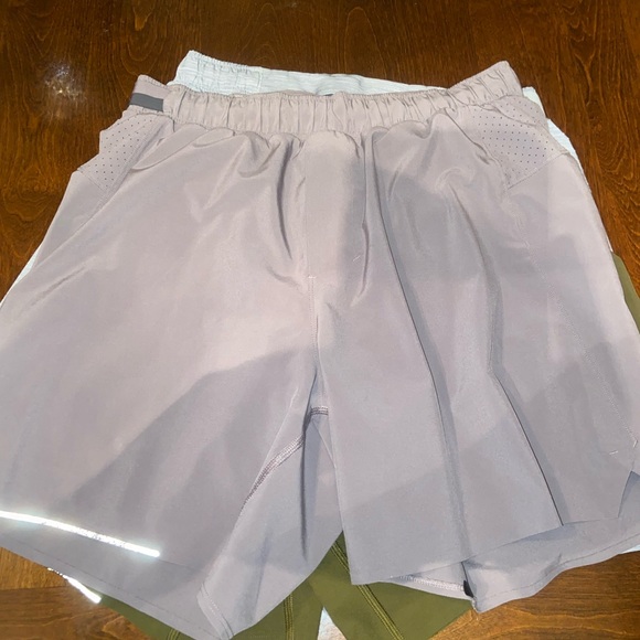 Mens lululemon surge shorts - Picture 2 of 2